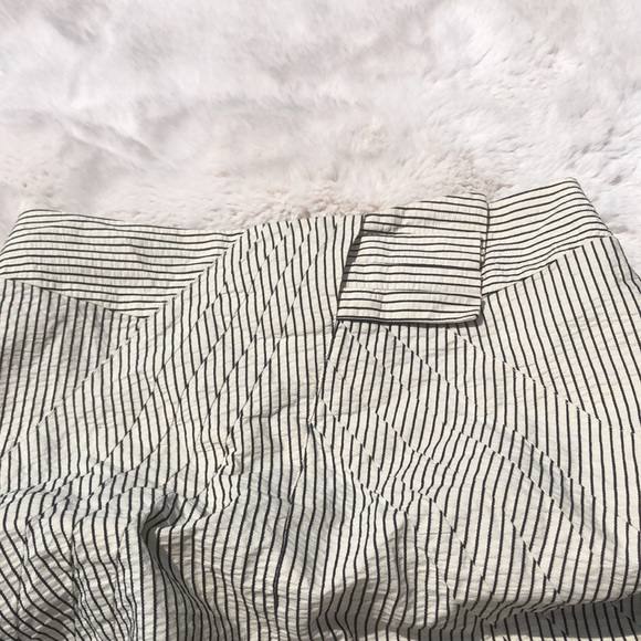 Size 4 Eva Franco Pencil Skirt fully lined. - Picture 8 of 11